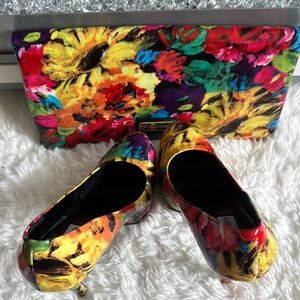 Steve Madden Floral Pumps and Clutch Set